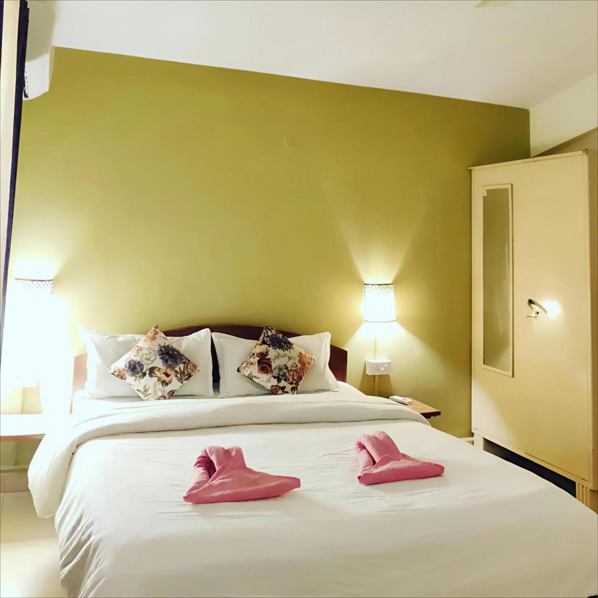 Ocean Walk Apartments 2Bhk Calangute Extérieur photo